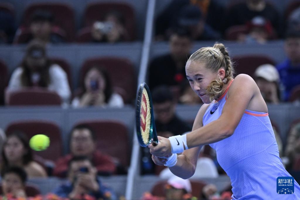 更衣室分裂 更衣室分裂